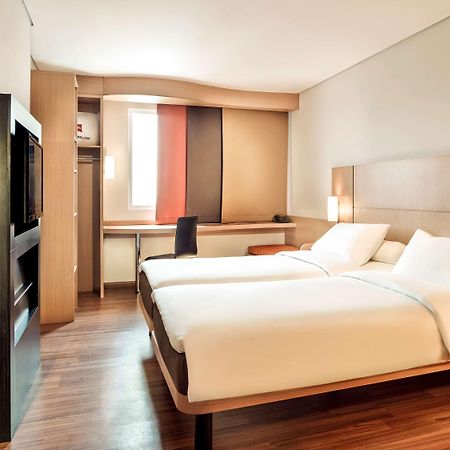 Ibis Gading Серпонґ Екстер'єр фото