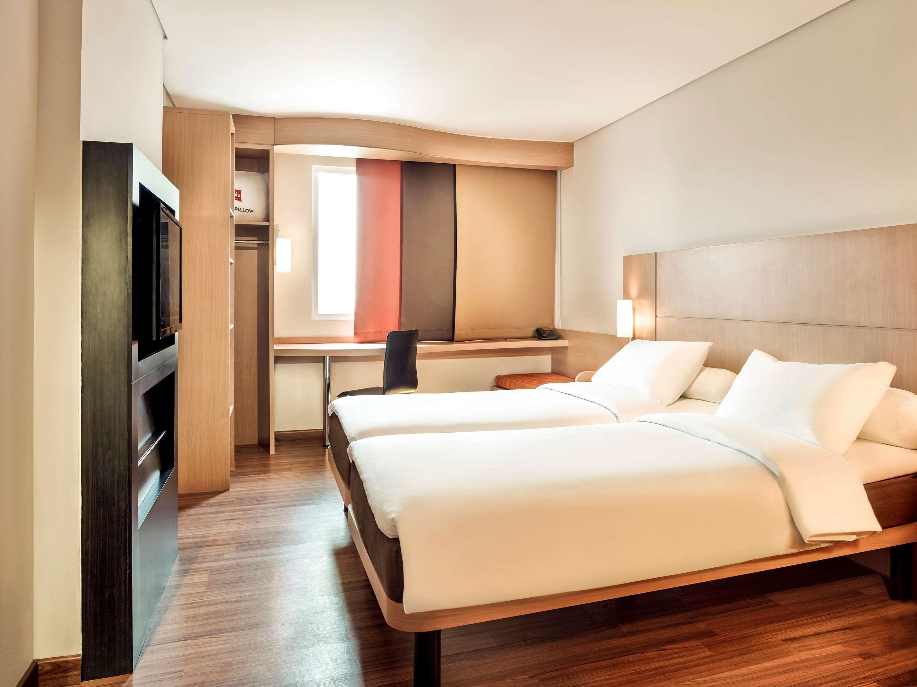 Ibis Gading Серпонґ Екстер'єр фото